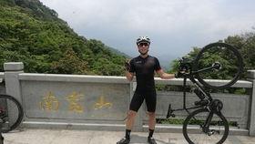 爱骑公路车明星,速度与激情的驾驭者