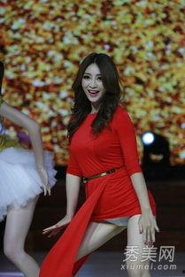 明星走光露底照,明星露底照引发热议