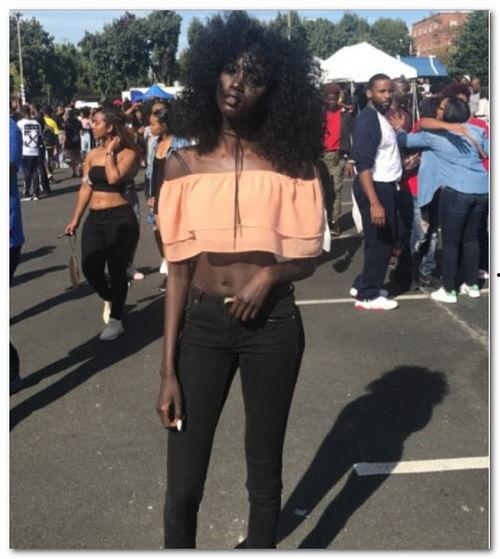 搞笑模特女网红图片,笑出腹肌的时尚大片！